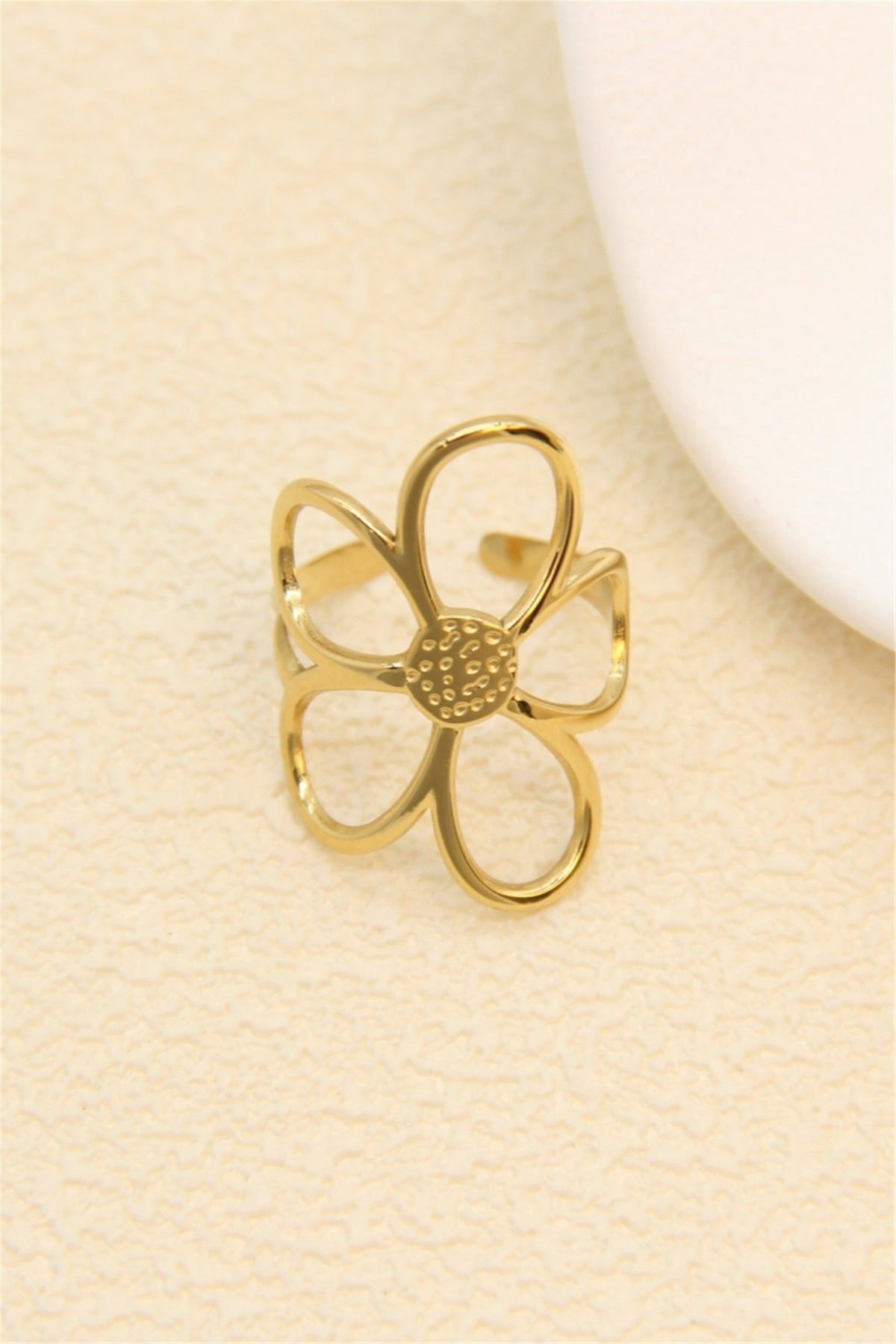 ✨ Bague Camélia – La délicatesse en fleur ✨
