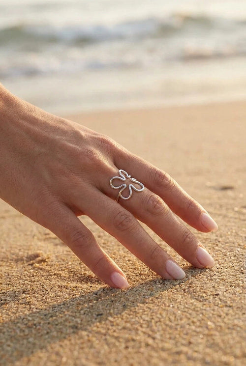 ✨ Bague Elina – Design Organique & Modernité Floral 🌸✨
