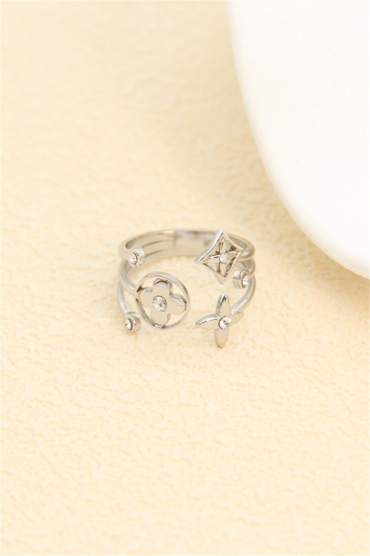 ✨ Bague Tracy Argent – Élégance intemporelle & détails raffinés ✨