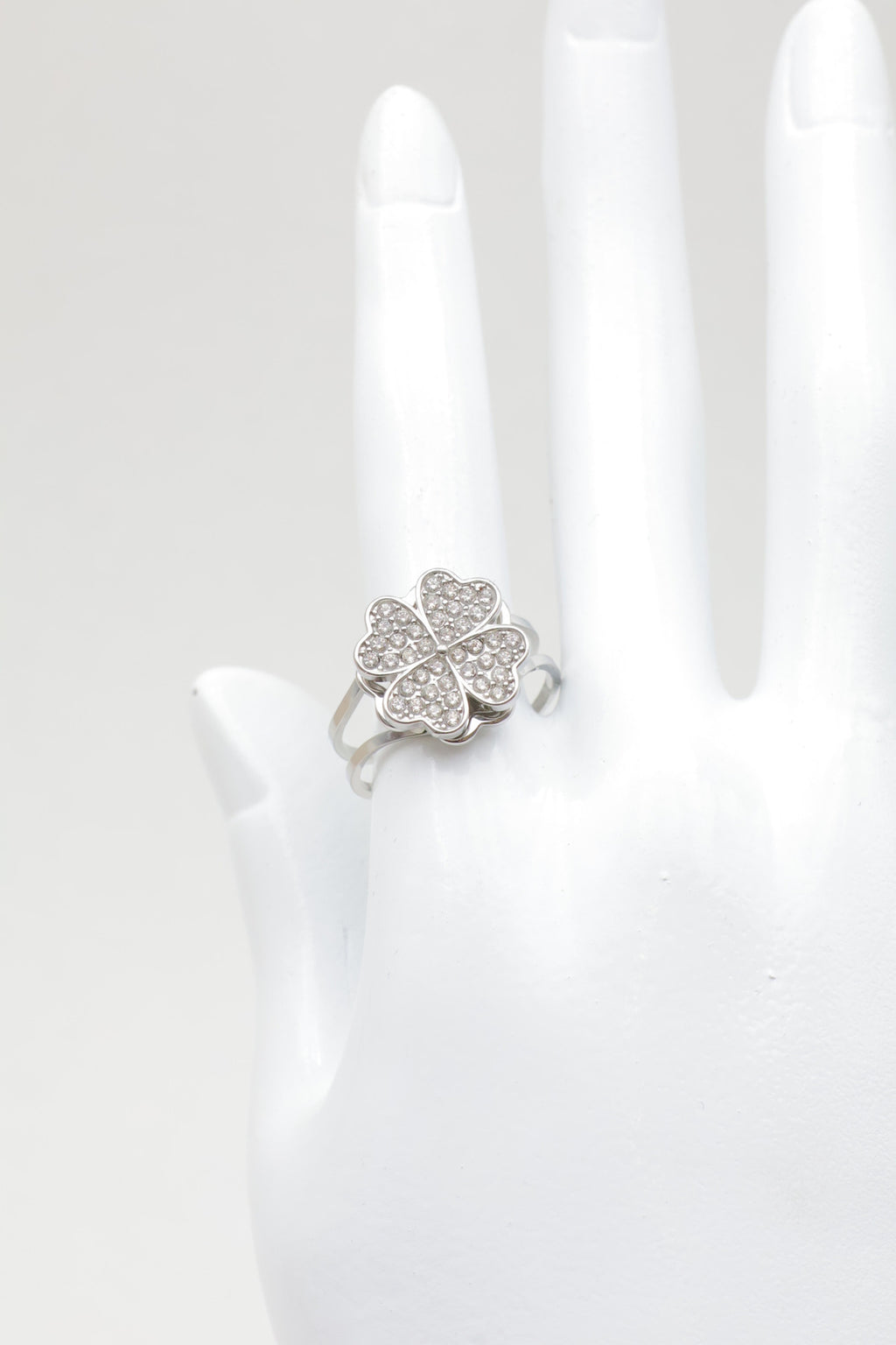✨ Bague Anti-Stress Trèfle – Sérénité & Porte-Bonheur 🍀✨