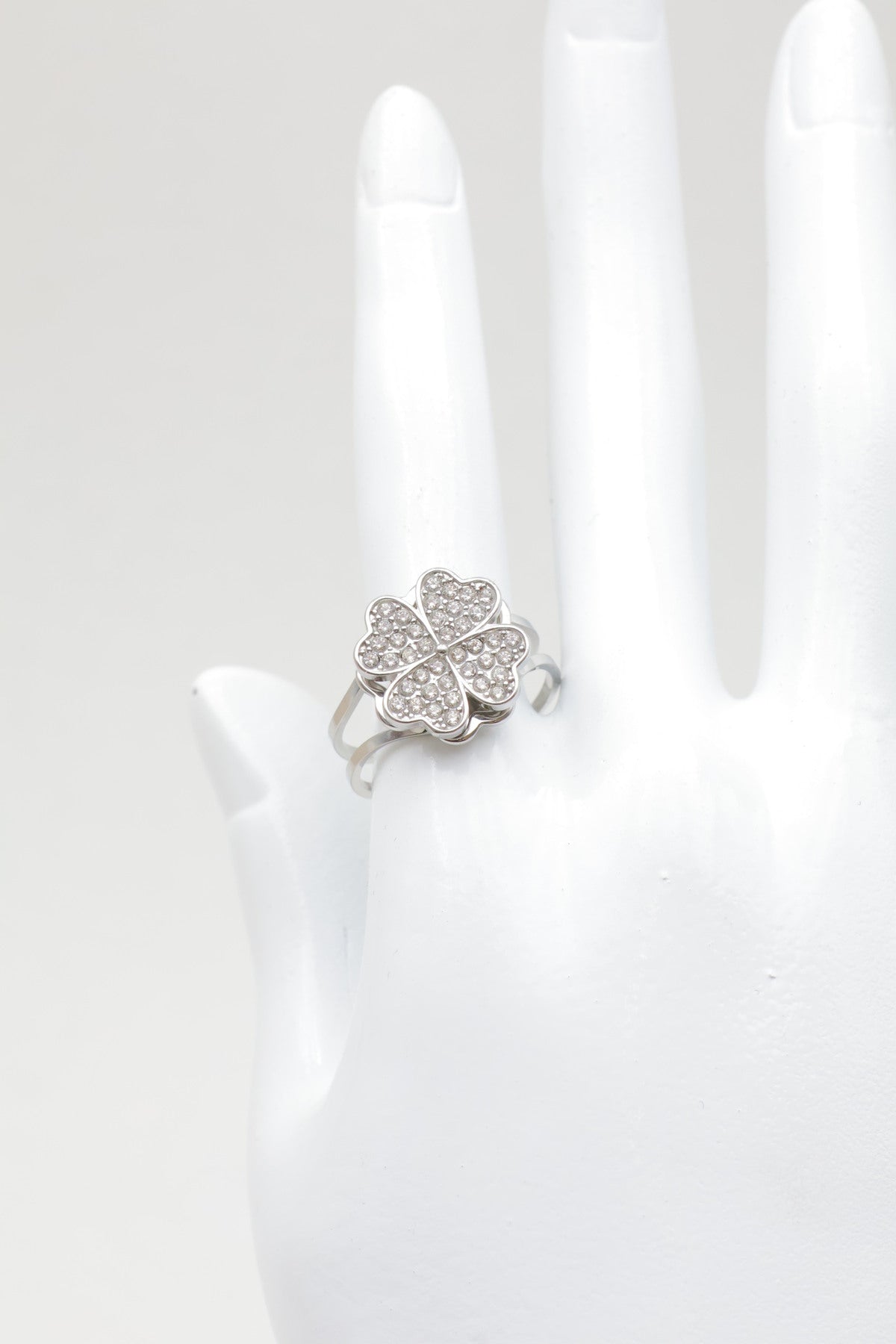 ✨ Bague Anti-Stress Trèfle – Sérénité & Porte-Bonheur 🍀✨