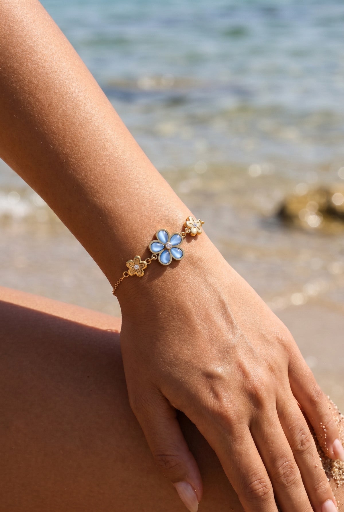 ✨ Bracelet Talia – Éclat Bleu & Douceur Florale 💙✨