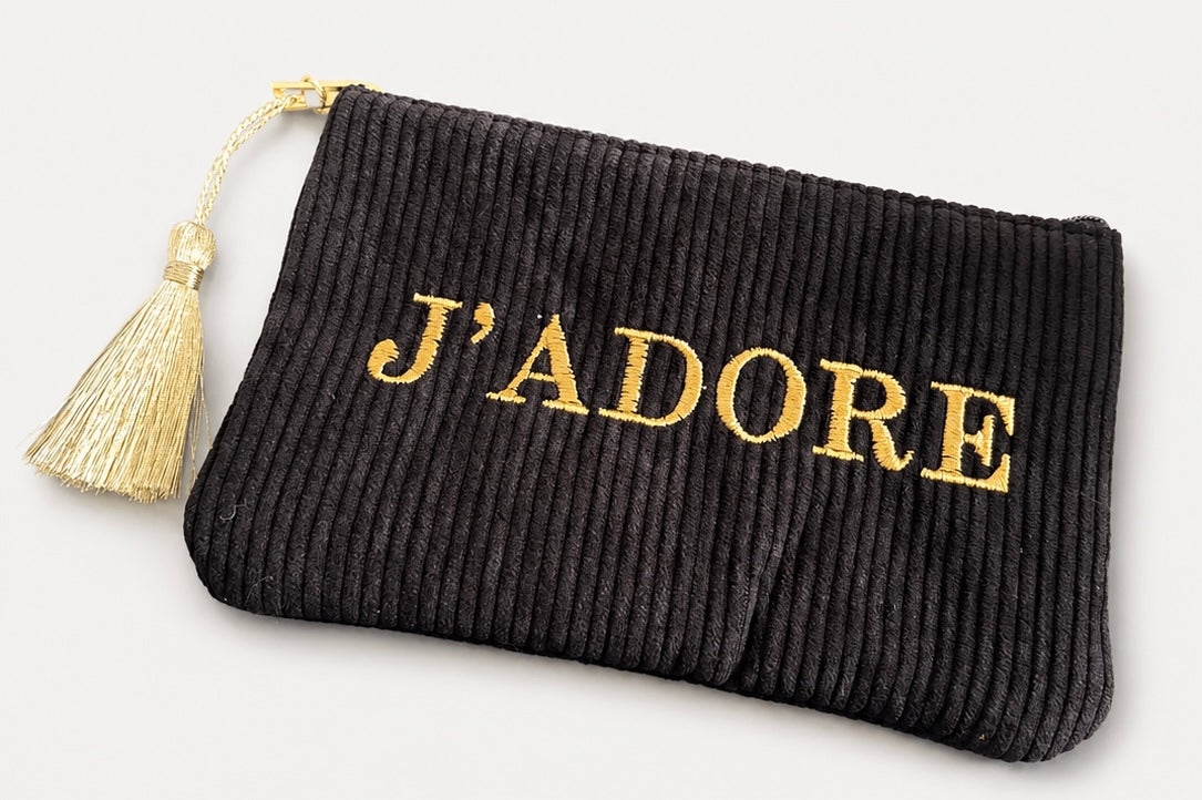 ✨ Pochette noir élégante personnalisée – J’ADORE ✨