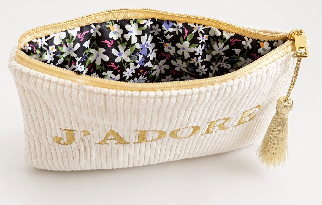 ✨ Pochette blanche élégante personnalisée – J’ADORE ✨