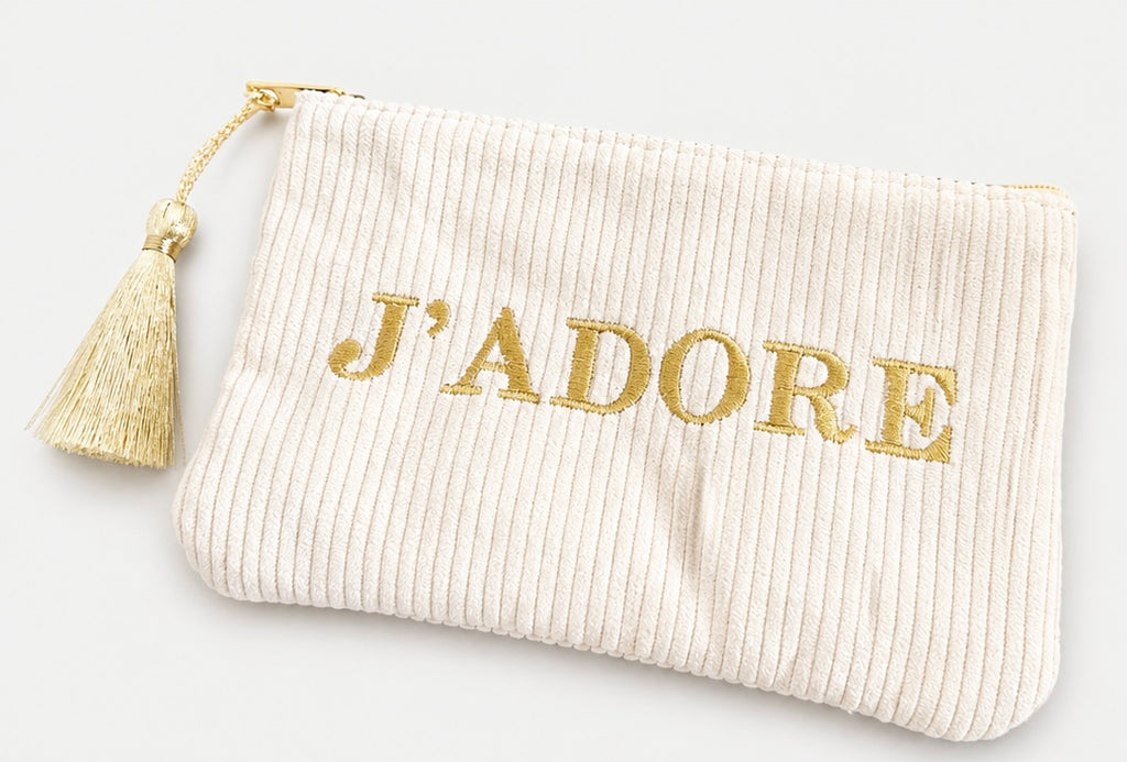 ✨ Pochette blanche élégante personnalisée – J’ADORE ✨
